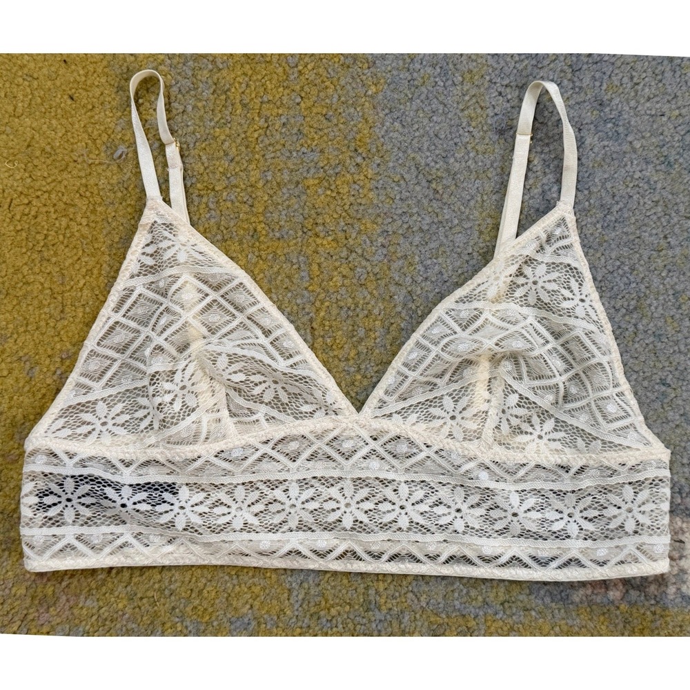 Urban Outfitters Out From Under Floral Lace Bralette L Embroider Sheer Feminine